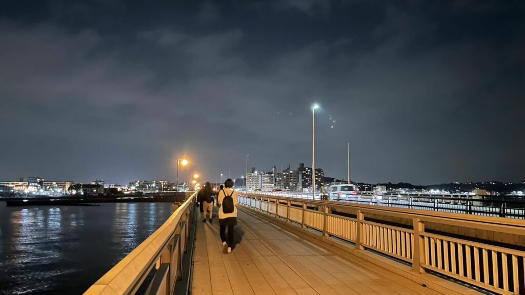 夜晚的江之島弁天橋