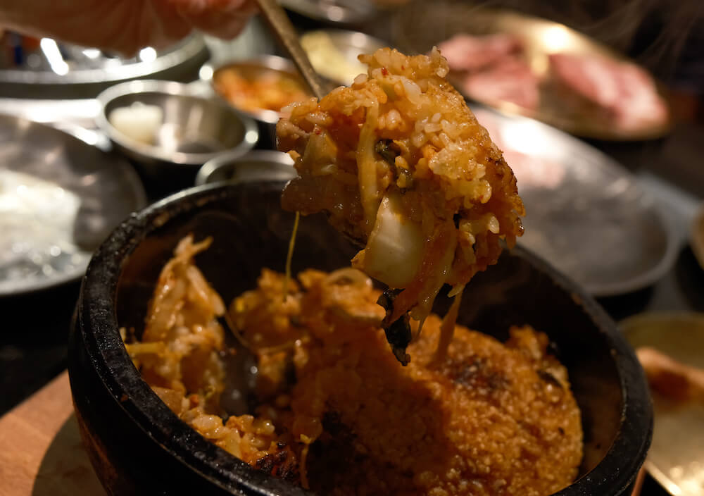 台中韓式燒肉 燒肉滋滋ZiZi  石鍋鍋巴飯 滿滿的料