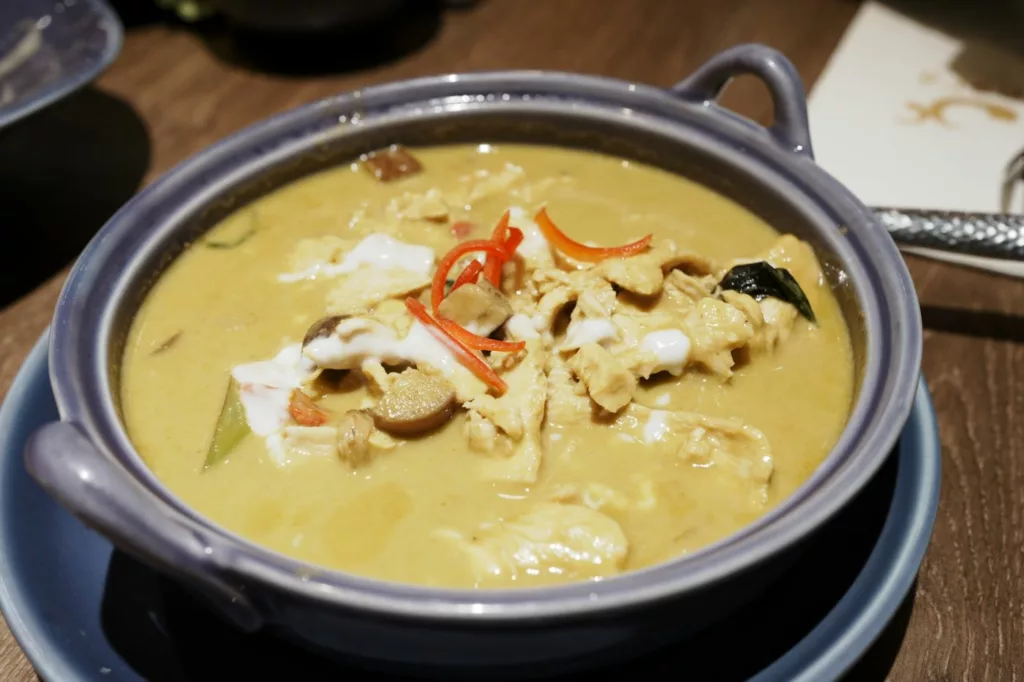 nara Thai Cuisine 綠咖哩雞肉